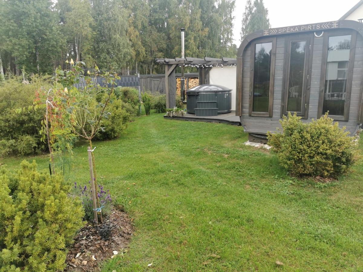 Sapni Villa Kolka Exteriör bild